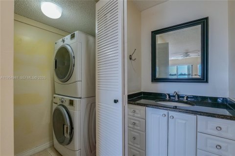 Copropriété à vendre à Lauderhill, Floride: 2 chambres, 102.19 m2 № 2010861 - photo 21