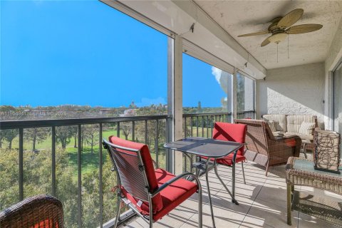 Copropriété à vendre à Lauderhill, Floride: 2 chambres, 102.19 m2 № 2010861 - photo 1