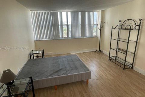 Снять в аренду кондоминиум в Майами-Бич, Флорида 1 спальня, 75.72м2, № 1949226 - фото 11