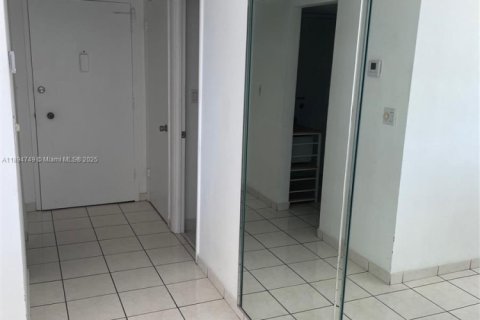 Снять в аренду кондоминиум в Майами-Бич, Флорида 1 спальня, 75.72м2, № 1949226 - фото 13