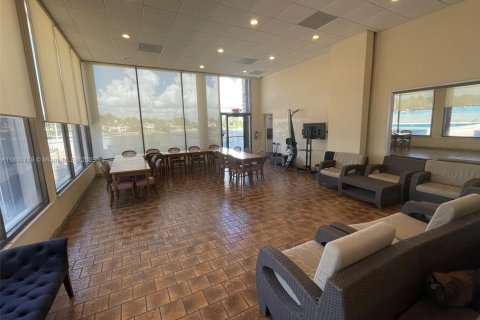 Снять в аренду кондоминиум в Майами-Бич, Флорида 1 спальня, 75.72м2, № 1949226 - фото 16