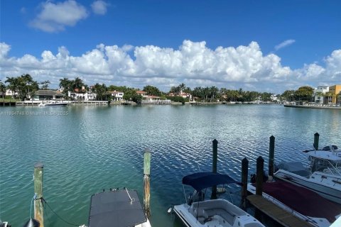 Снять в аренду кондоминиум в Майами-Бич, Флорида 1 спальня, 75.72м2, № 1949226 - фото 21