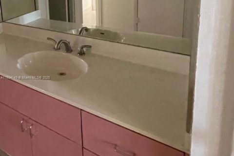 Снять в аренду кондоминиум в Майами-Бич, Флорида 1 спальня, 75.72м2, № 1949226 - фото 10