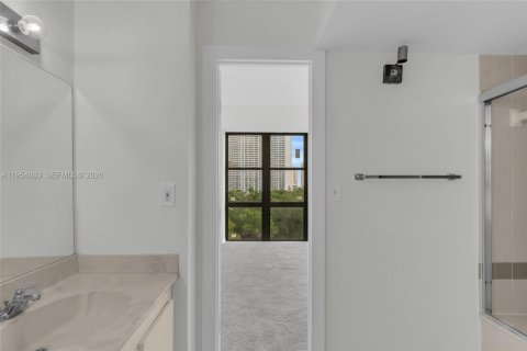 Condo in Aventura, Florida, 2 bedrooms  № 2009505 - photo 17