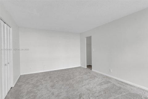 Condo in Aventura, Florida, 2 bedrooms  № 2009505 - photo 13
