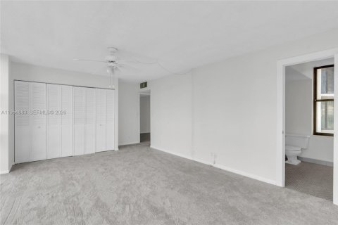 Condo in Aventura, Florida, 2 bedrooms  № 2009505 - photo 11