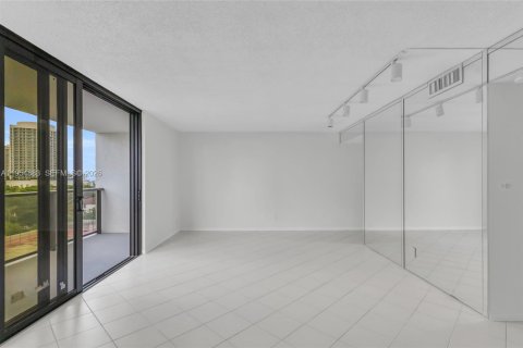 Condo in Aventura, Florida, 2 bedrooms  № 2009505 - photo 7