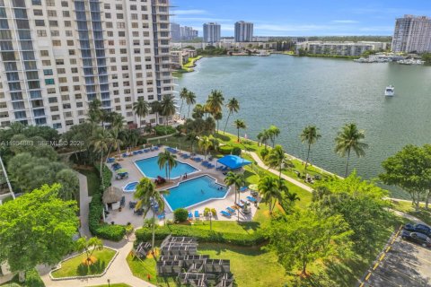 Condo in Aventura, Florida, 2 bedrooms № 2009505