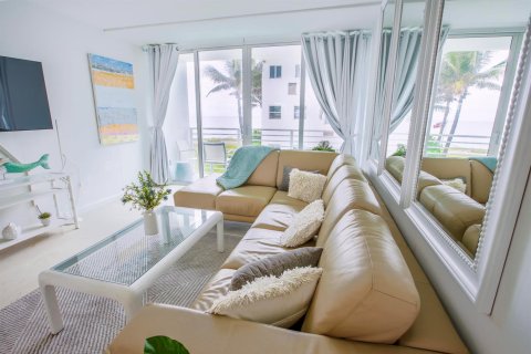 Купить кондоминиум в Хиллсборо-Бич, Флорида 3 комнаты, 78.97м2, № 2083259 - фото 3