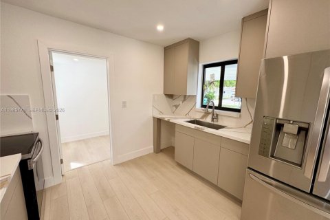 Villa ou maison à vendre à Miami Gardens, Floride: 3 chambres, 106.84 m2 № 2047923 - photo 10