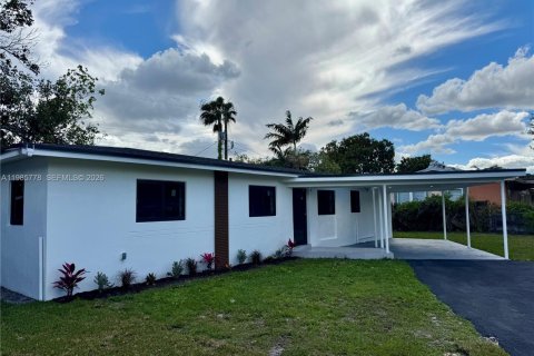 Villa ou maison à vendre à Miami Gardens, Floride: 3 chambres, 106.84 m2 № 2047923 - photo 3