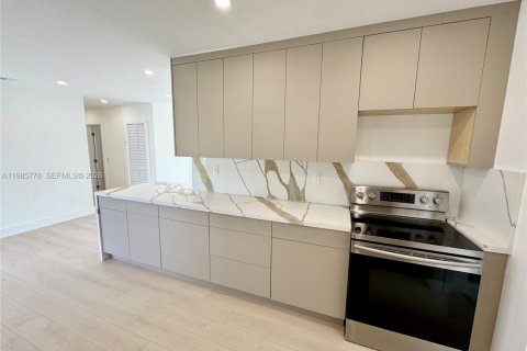 Villa ou maison à vendre à Miami Gardens, Floride: 3 chambres, 106.84 m2 № 2047923 - photo 11