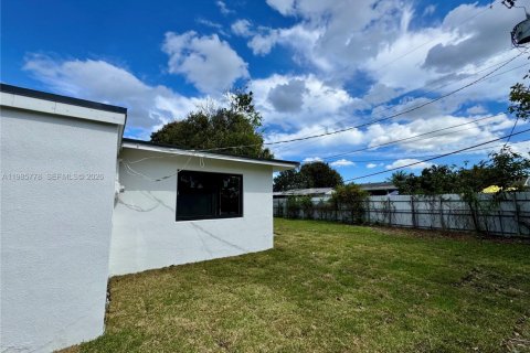 Villa ou maison à vendre à Miami Gardens, Floride: 3 chambres, 106.84 m2 № 2047923 - photo 30