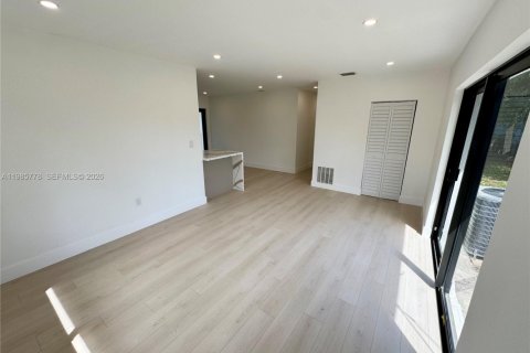 Villa ou maison à vendre à Miami Gardens, Floride: 3 chambres, 106.84 m2 № 2047923 - photo 16