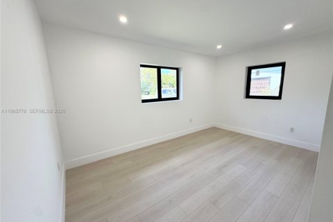 Villa ou maison à vendre à Miami Gardens, Floride: 3 chambres, 106.84 m2 № 2047923 - photo 22