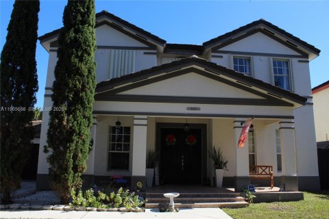 Casa en Miami, Florida 5 dormitorios, 241.36 m2 № 2027769