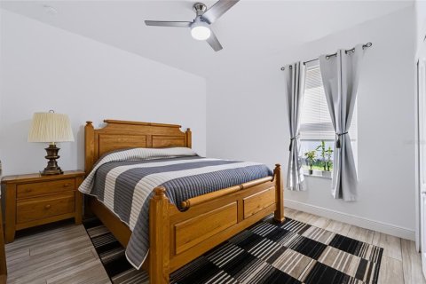 Casa en venta en Clermont, Florida, 4 dormitorios, 191.84 m2 № 2430675 - foto 19