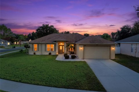 House in SOUTHERN PINES in Clermont, Florida 4 bedrooms, 191.84 sq.m. № 2430675