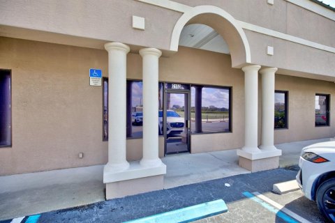 Commercial property in Sebring, Florida 366.03 sq.m. № 1722544 - photo 4
