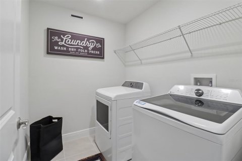 Villa ou maison à vendre à Apopka, Floride: 4 chambres, 301.47 m2 № 2347209 - photo 24