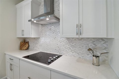 Villa ou maison à vendre à Apopka, Floride: 4 chambres, 301.47 m2 № 2347209 - photo 8