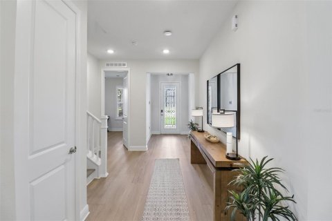 Villa ou maison à vendre à Apopka, Floride: 4 chambres, 301.47 m2 № 2347209 - photo 4