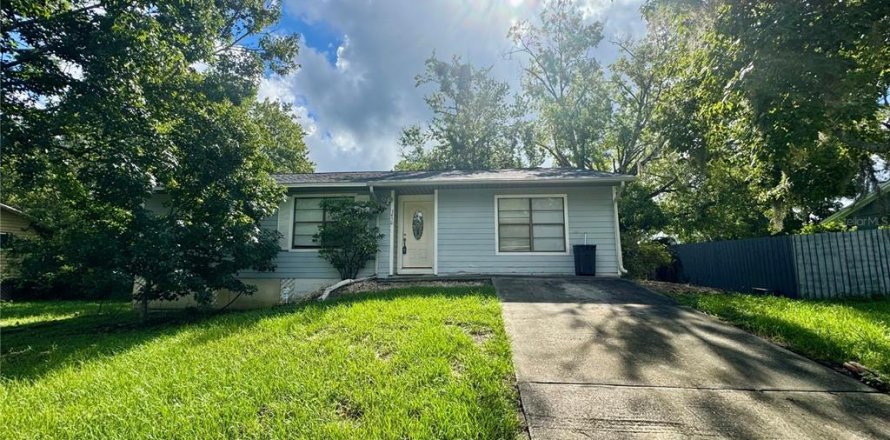 Casa en Oviedo, Florida 4 dormitorios, 136.01 m2 № 1881396