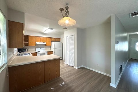 Casa en alquiler en Oviedo, Florida, 4 dormitorios, 136.01 m2 № 1881396 - foto 4