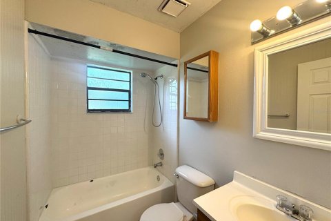 Casa en alquiler en Oviedo, Florida, 4 dormitorios, 136.01 m2 № 1881396 - foto 13