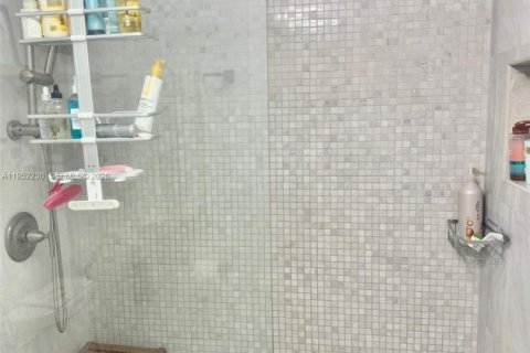 Купить кондоминиум в Майами, Флорида 3 спальни, 115.2м2, № 2006579 - фото 21