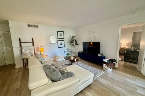 Кондоминиум с 3 спальнями в Майами, Флорида № 2006579