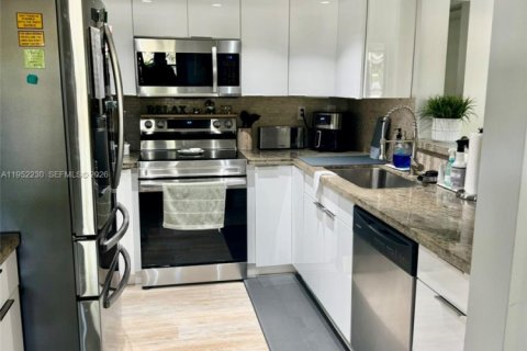 Купить кондоминиум в Майами, Флорида 3 спальни, 115.2м2, № 2006579 - фото 13