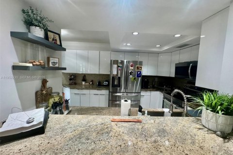 Купить кондоминиум в Майами, Флорида 3 спальни, 115.2м2, № 2006579 - фото 8