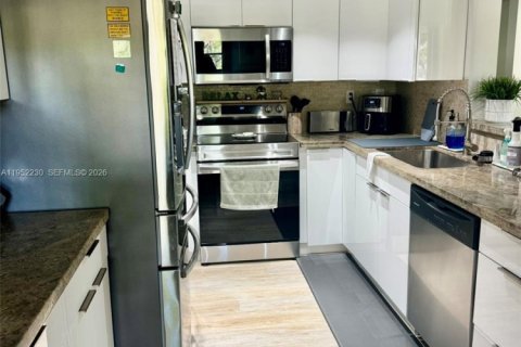 Купить кондоминиум в Майами, Флорида 3 спальни, 115.2м2, № 2006579 - фото 12