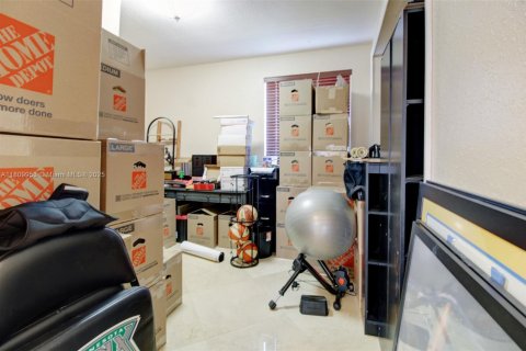 House in Cutler Bay, Florida 5 bedrooms, 366.5 sq.m. № 1752395 - photo 11