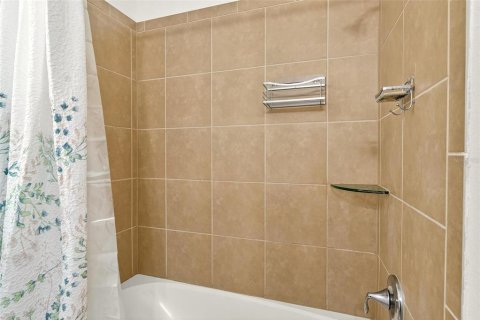 House in Winter Garden, Florida 3 bedrooms, 157.19 sq.m. № 1812880 - photo 12