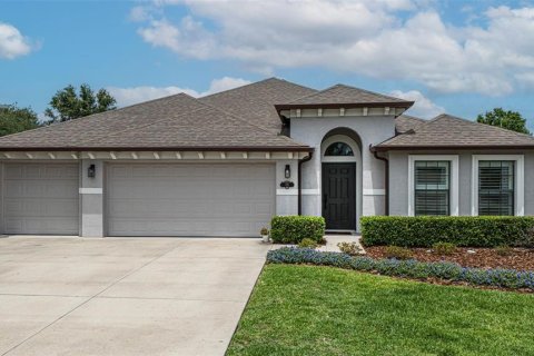 House in DeBary, Florida 4 bedrooms, 210.89 sq.m. № 1725445 - photo 1