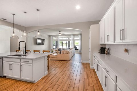 House in DeBary, Florida 4 bedrooms, 210.89 sq.m. № 1725445 - photo 6