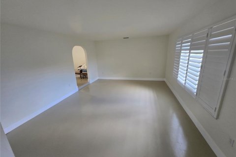 House in Port Charlotte, Florida 3 bedrooms, 171.87 sq.m. № 1795272 - photo 6