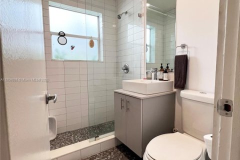 Propiedad comercial en venta en Miami, Florida № 1957841 - foto 6