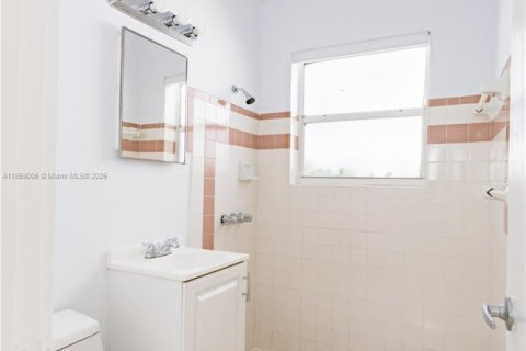 Propiedad comercial en venta en Miami, Florida № 1957841 - foto 9