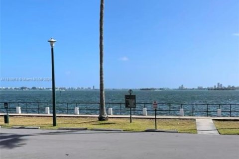 Купить виллу или дом в Майами-Шорс, Флорида 3 спальни, 197.23м2, № 1962118 - фото 14