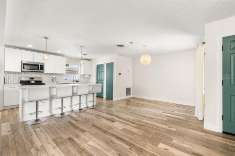 Casa en venta en Orlando, Florida, 3 dormitorios, 125.98 m2 № 1655166 - foto 3