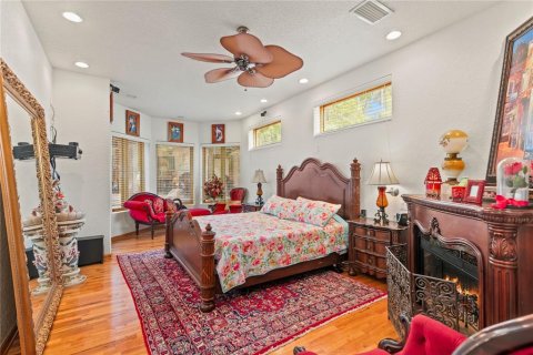 House in Orlando, Florida 10 bedrooms, 685.25 sq.m. № 1531680 - photo 16