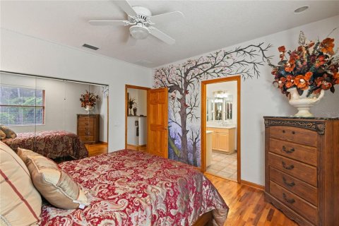 House in Orlando, Florida 10 bedrooms, 685.25 sq.m. № 1531680 - photo 30
