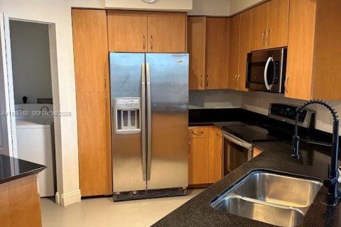 Купить кондоминиум в Холливуд, Флорида 3 спальни, 137.5м2, № 1983311 - фото 13