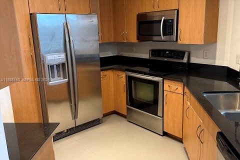 Купить кондоминиум в Холливуд, Флорида 3 спальни, 137.5м2, № 1983311 - фото 15