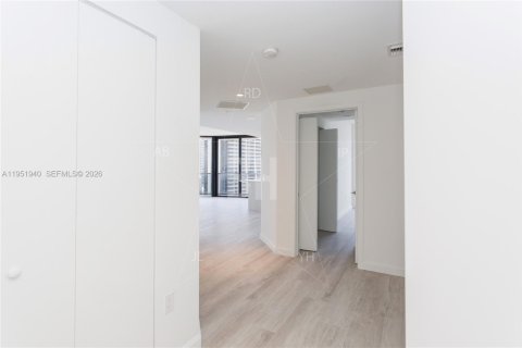 Condominio en alquiler en Miami, Florida, 2 dormitorios, 104.52 m2 № 2020387 - foto 3