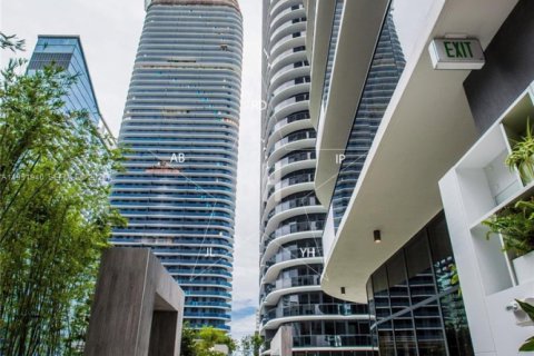 Condominio en alquiler en Miami, Florida, 2 dormitorios, 104.52 m2 № 2020387 - foto 29