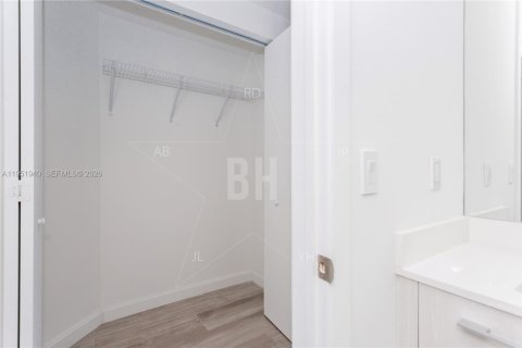 Condominio en alquiler en Miami, Florida, 2 dormitorios, 104.52 m2 № 2020387 - foto 8